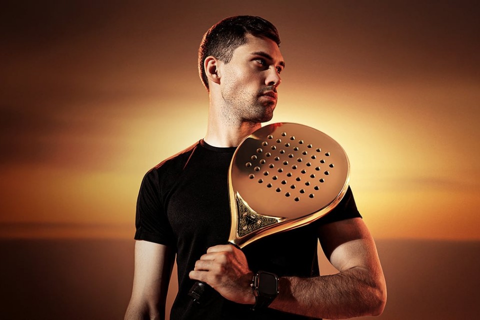 Caviar ra mắt Altair, chiếc vợt Padel đầu tiên trên thế giới được chế tác từ vàng 18K