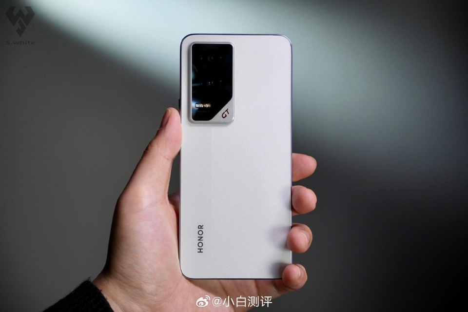 Rò rỉ Honor GT 2: Pin 8800mAh, RAM 24GB - Siêu phẩm gaming phone?