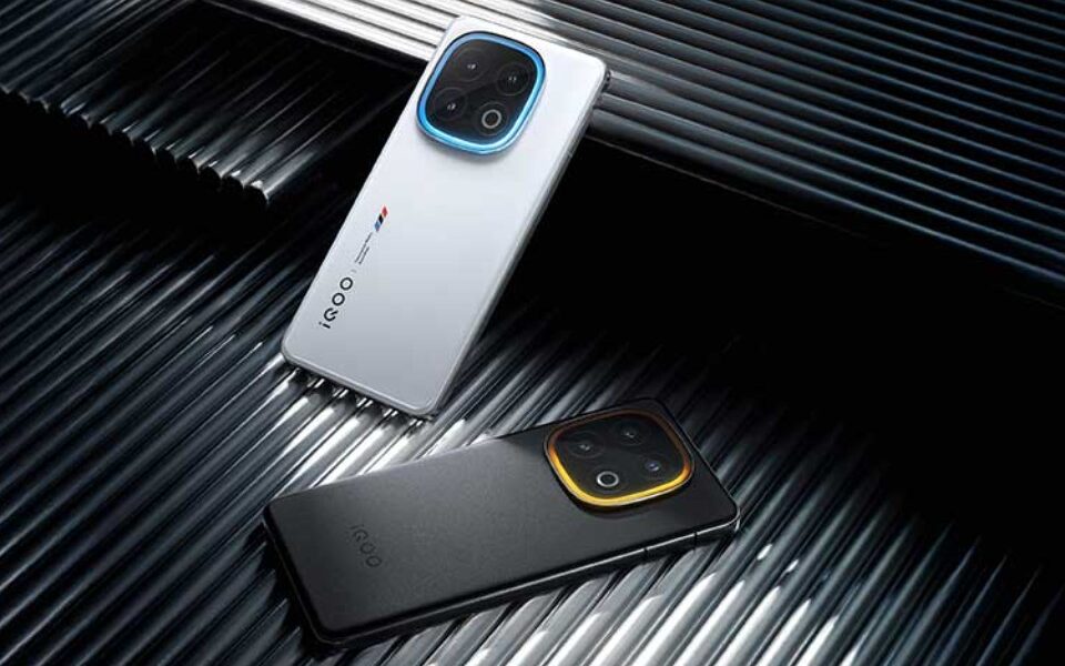 iQOO 15 lộ thời điểm ra mắt tháng 10: Chip Snapdragon 8 Gen 4, màn hình 2K, pin 7000mAh