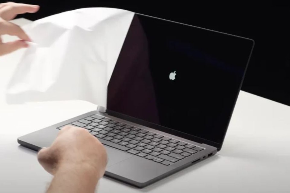 Rò rỉ: MacBook Pro 2026 sẽ có màn hình OLED và Dynamic Island giống iPhone?