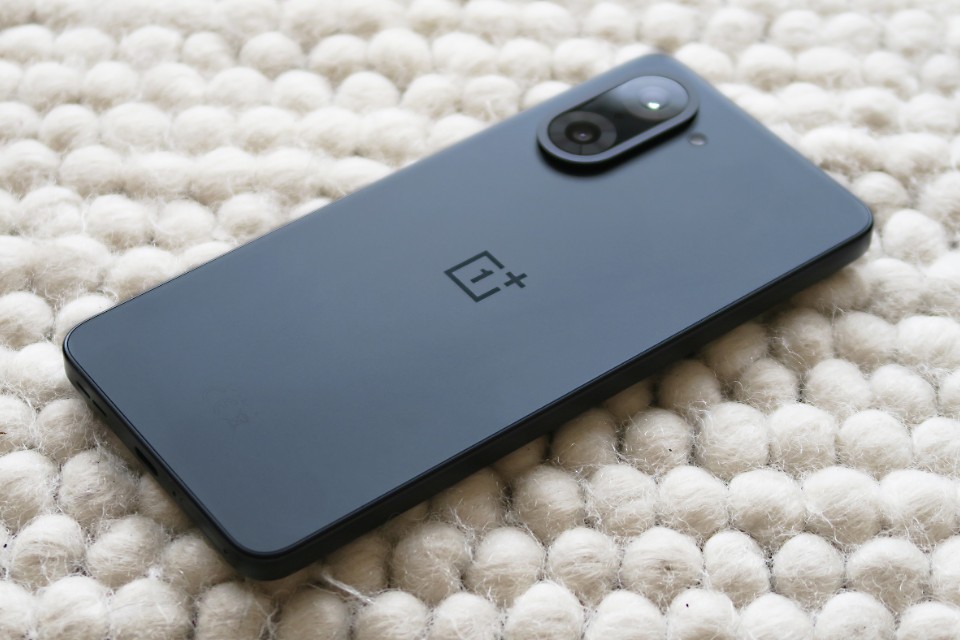 Đánh giá OnePlus Nord CE 5: Pin khủng có đủ bù đắp những đánh đổi?