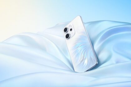 Rò rỉ đầy đủ thông số & thiết kế OPPO Reno 15 Pro: Camera 200MP, màn hình mới lạ?