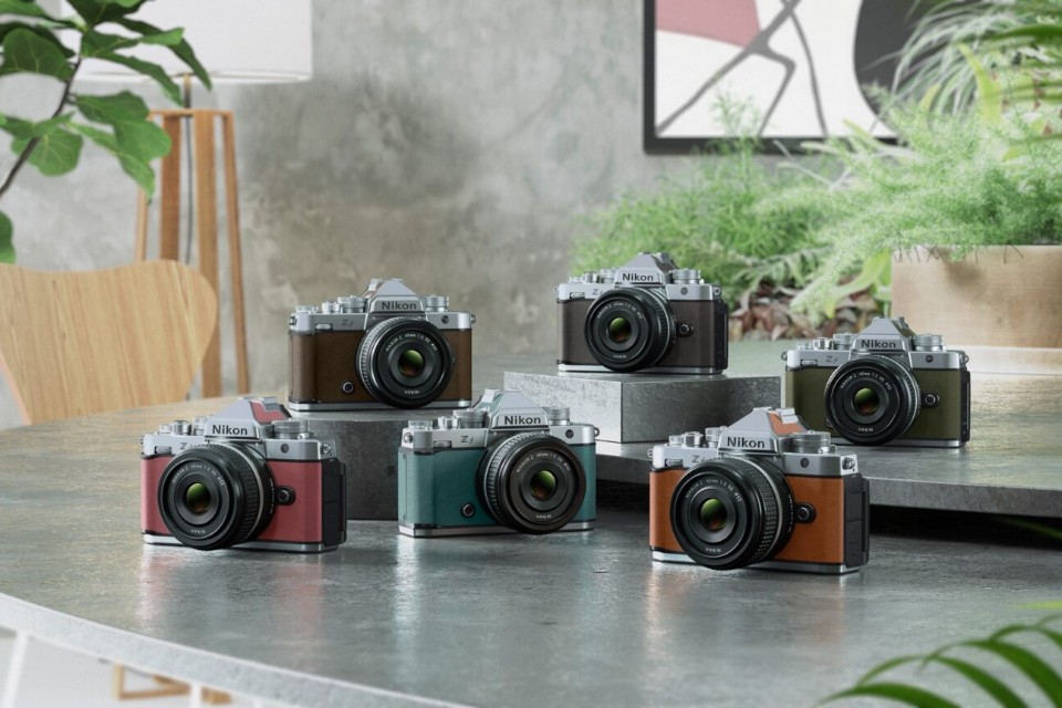 Nikon Zf Silver Edition ra mắt: Vẻ ngoài cổ điển, sức mạnh hiện đại, giá cực hấp dẫn